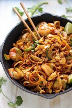 20 Minute Spicy Sriracha Shrimp and Zucchini Lo Mein - Collection Of The Best Quick And Delicious Noodle Recipes