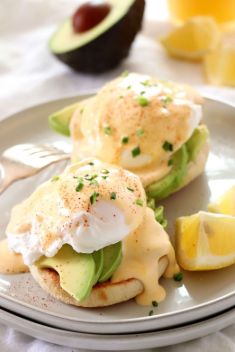 Avocado Eggs Benedict - 30 Best Ways To Make With Avocado