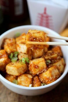 Crispy Honey Sriracha Tofu - 30 Of The Best Easy And Delicious Tofu Recipes To Vary Your Daily Meal