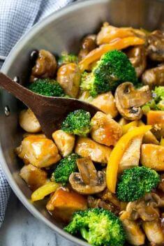 Garlic Chicken Stir Fry - 30 Of The Best Easy And Delicious Stir-Fry Recipes