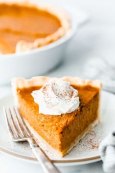 Grandmas Famous Pumpkin Pie - Delicious Cakes Made With Pumpkin