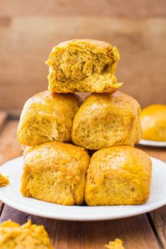 Honey Butter Pumpkin Dinner Rolls - Delicious Cakes Made With Pumpkin