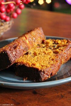 Libbys Ridiculously Moist Pumpkin Cranberry Bread - Delicious Cakes Made With Pumpkin