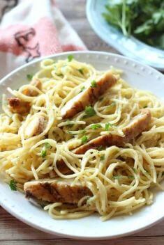 One Pot Cheesy Garlic Chicken Spaghetti - 30 Best Garlic Chicken Recipes That You Never Forget