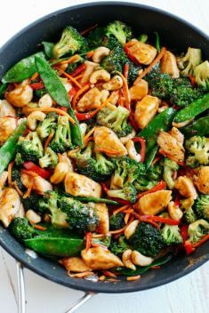 One Skillet Cashew Chicken Stir Fry - 30 Of The Best Easy And Delicious Stir-Fry Recipes