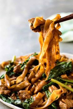 Pad See Ew Thai Stir Fried Noodles - Collection Of The Best Quick And Delicious Noodle Recipes