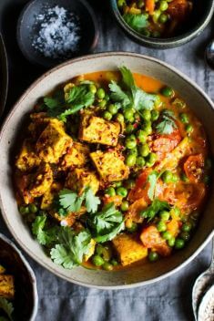 Pea Tomato Curry - 30 Of The Best Easy And Delicious Tofu Recipes To Vary Your Daily Meal