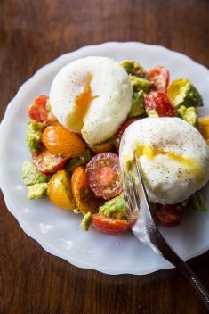Pesto Tomato Egg Avocado Breakfast Salad - 30 Easy And Delicious Egg Recipes