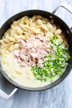 Tuna Noodle Casserole - 30 Of The Best Tuna Recipes That You Should Save On Hand
