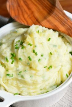 White Cheddar and Chive Creamy Mashed Potatoes - Collection of The Best Delicious Mashed Potato Recipes